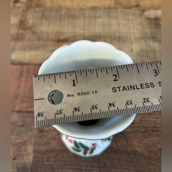 CHRISTMAS HOLLY BUD VASE Fine Porcelain Japan Holly Berries Holiday 6.25” - Picture 9 of 9